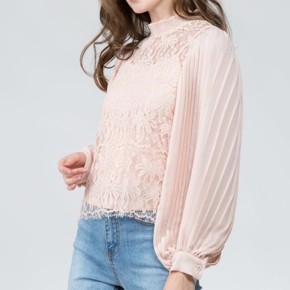 Palm Tree Lace Blouse - Picture 2 of 5